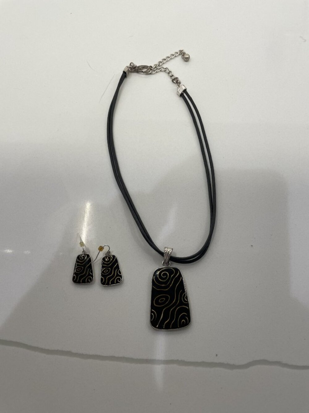 LAST CHANCE! Chicos necklace & earrings set - 16" choker necklace- drop earrings - Picture 2 of 4